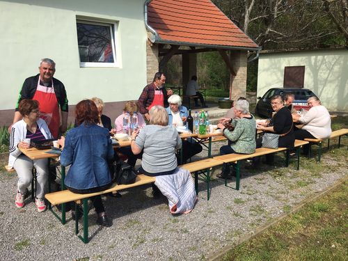 Mozsgó Helyi termék készítés- disznó feldolgozás Tanulókör